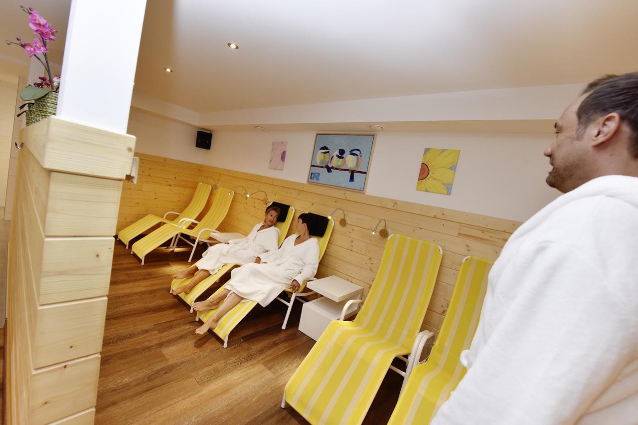 Hotel Valluela ザンクト・ガレンキルヒ エクステリア 写真